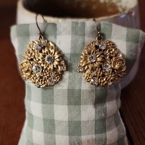 Elegant Gold Floral Earrings